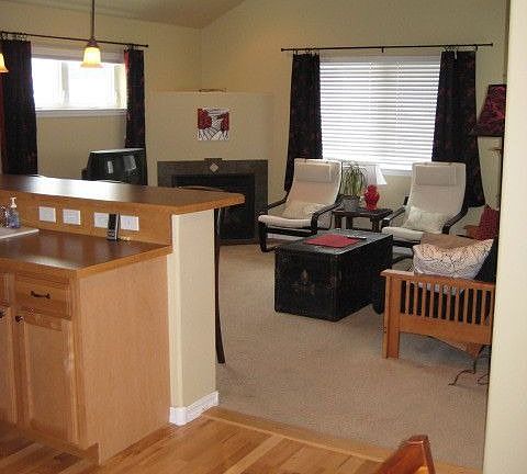 3rd image of 731 N 15th Ave