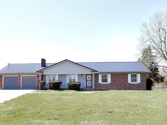 3rd image of 107 Allen Douglas Dr
