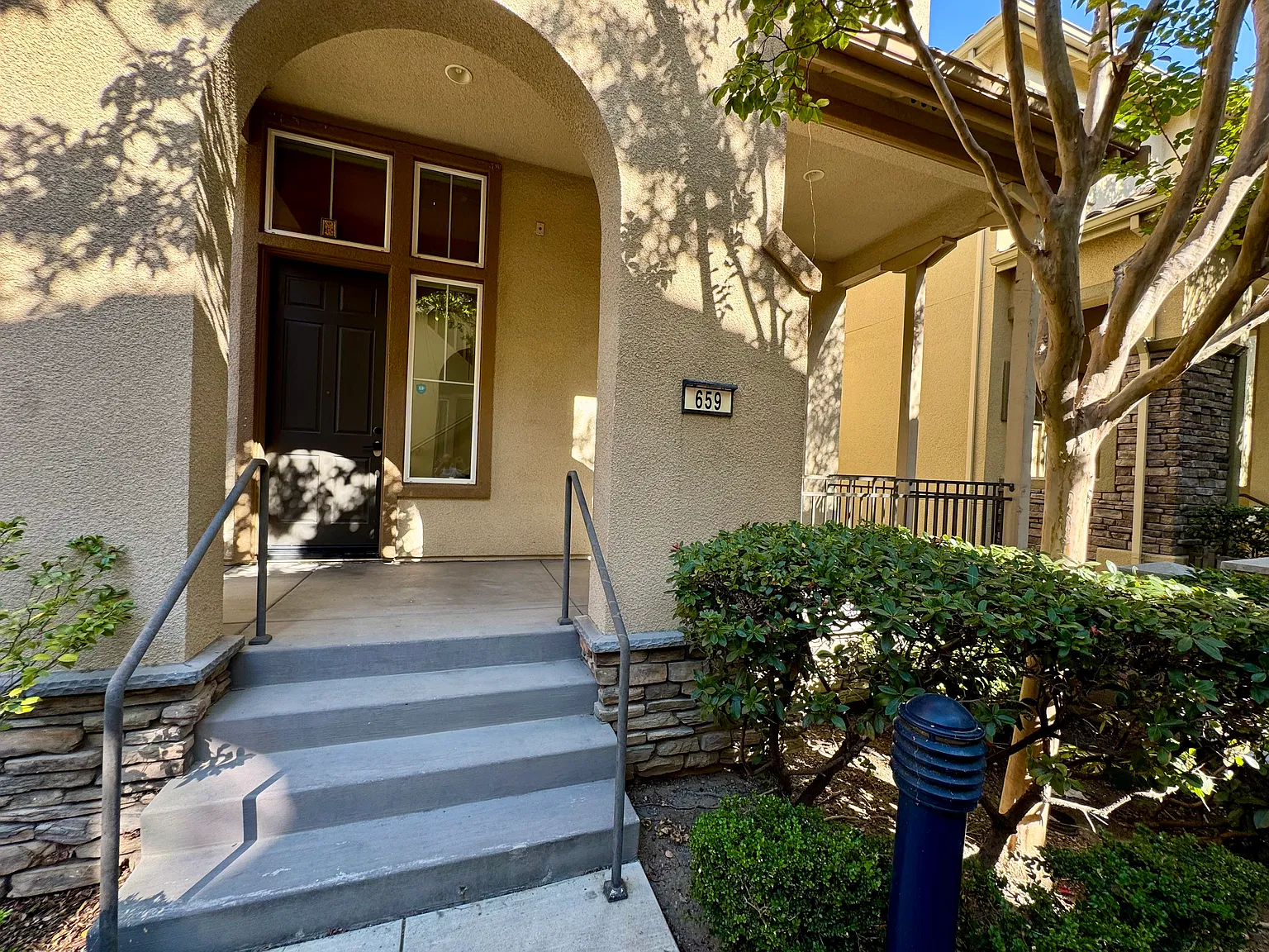 3 bed, 2.5 bath, 1772 sqft, $4,800 — Photo 2