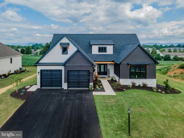 1010 Stonehill Ln, Carlisle, PA 17015