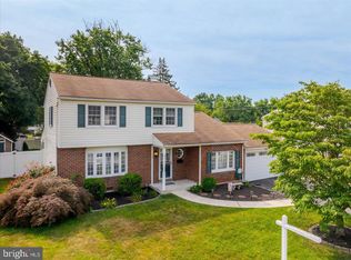 637 Lamp Post Ln, Aston, PA