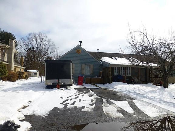 3rd image of 2226 Rhoads Rd