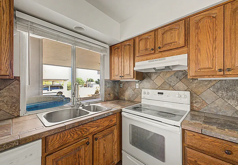 2822 E Willow Ave — Photo 18