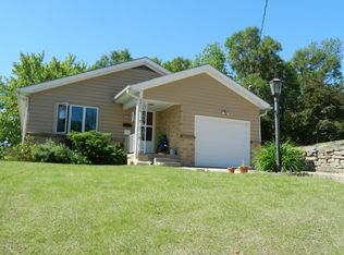 227 Mount Vernon St, Council Bluffs, IA 51503