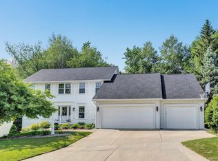 3181 Renaissance Ln, Green Bay, WI 54313