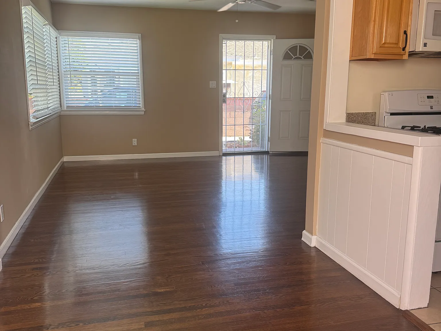 3265 N Park Ln — Photo 1