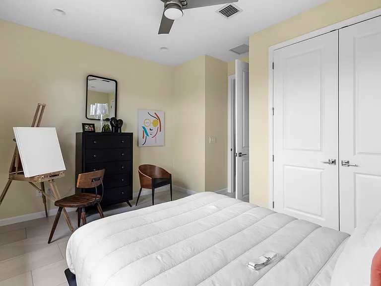 16171 Oakview Dr — Photo 23