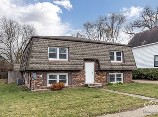 126 Sabin St #1, Sycamore, IL 60178