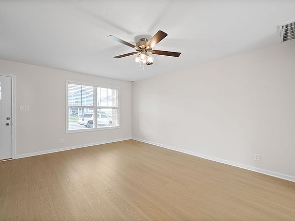 5th image of 141 Quarry Ridge Rd