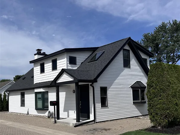 48481 Harbor Dr, Chesterfield, MI 48047