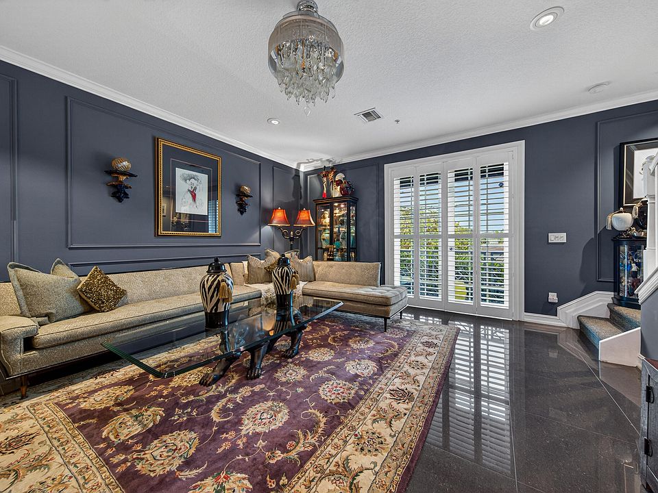 1st image of 2227 NE 9th Avenue