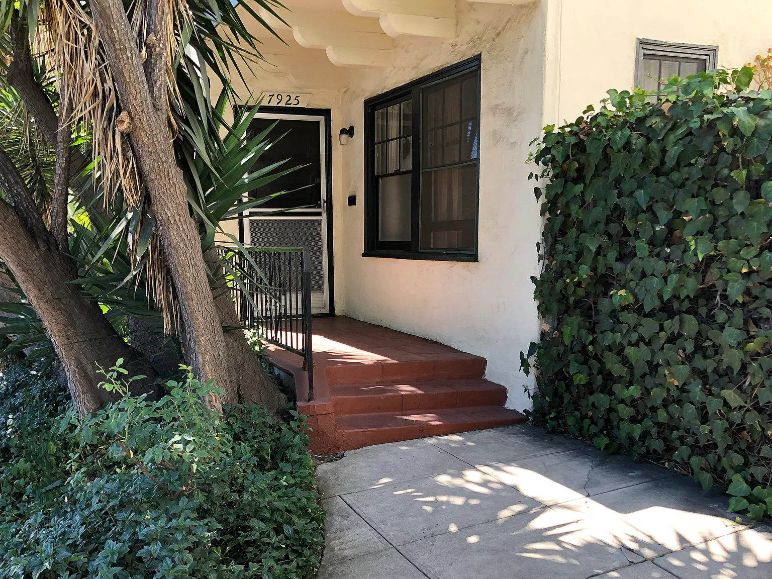7925 Waring Ave — Photo 1