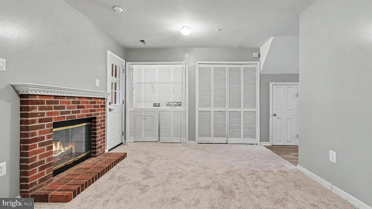 3 bed, 1920 sqft, $2,600 — Photo 3