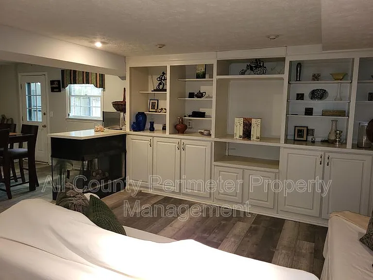 1311 Mile Post Dr — Photo 8