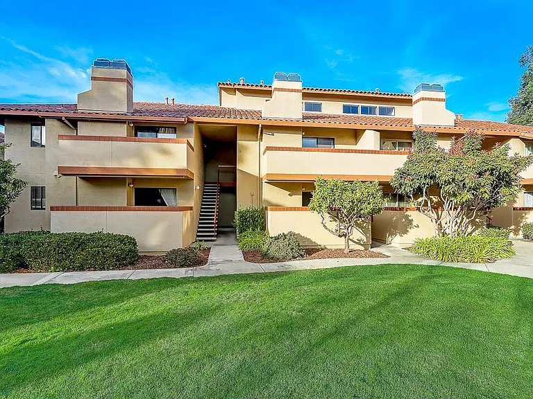 20651 Celeste Cir — Photo 35
