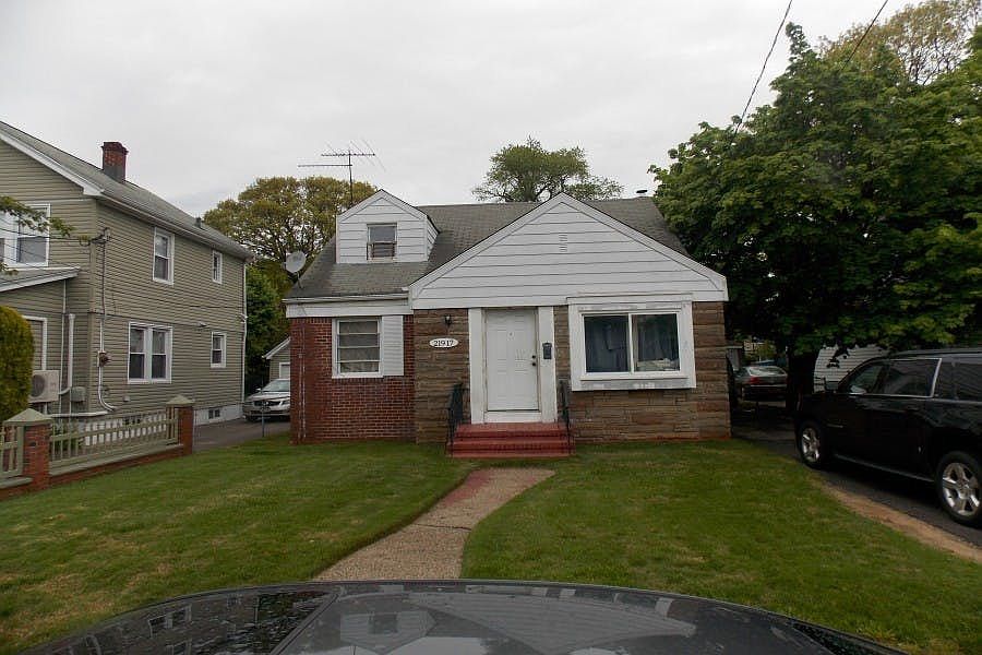 1st image of 219-17 133rd Ave