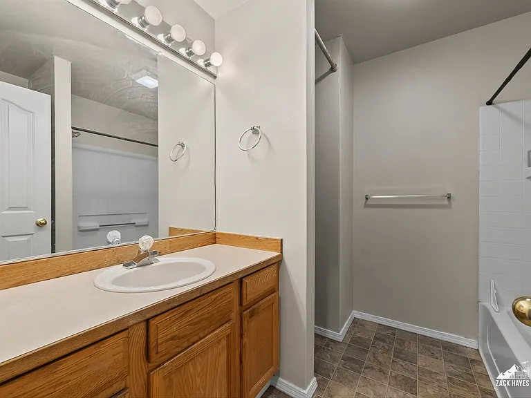 9841 Grange Dr — Photo 9