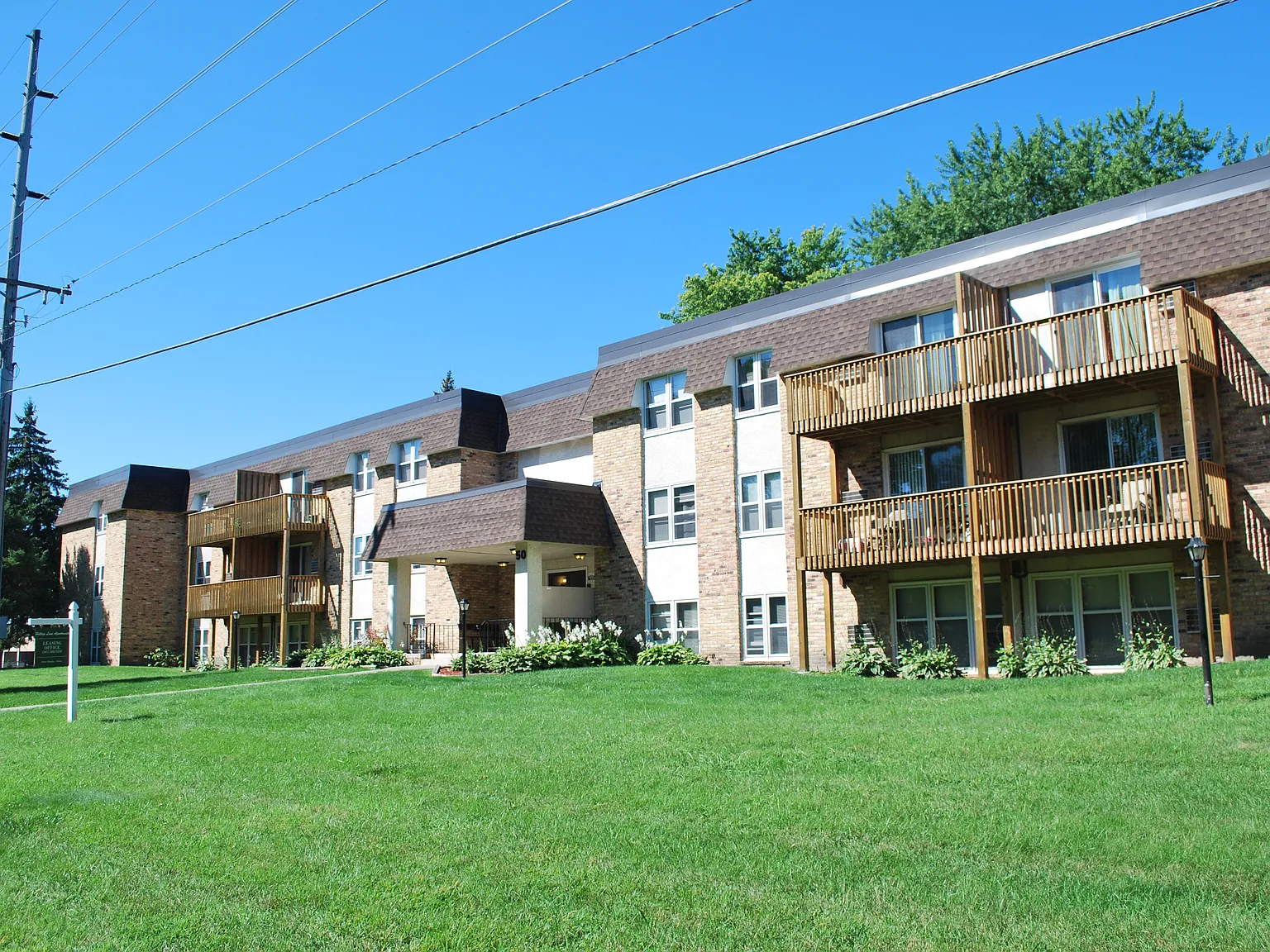 Hilltop Lane Apartments — Photo 1