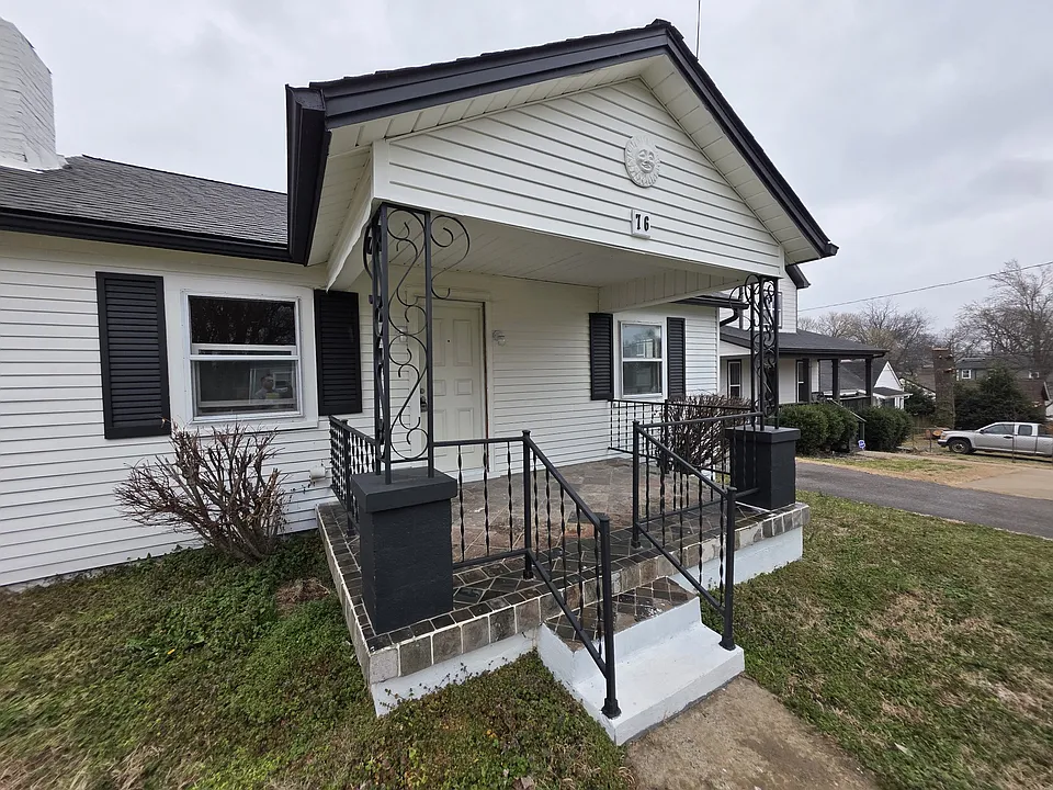 76 Elberta St