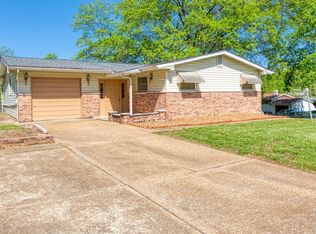 251 Freeman Dr, Saint Louis, MO