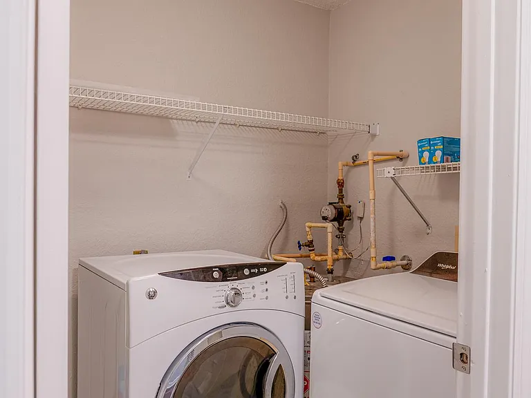 717 Mainsail Dr — Photo 32