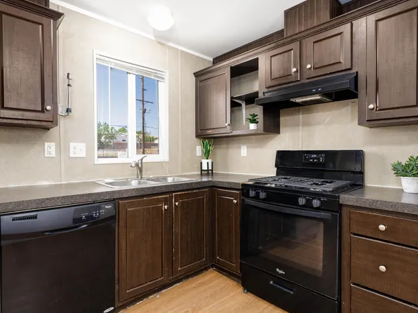 590 N State St #1, Hurricane, UT 84737