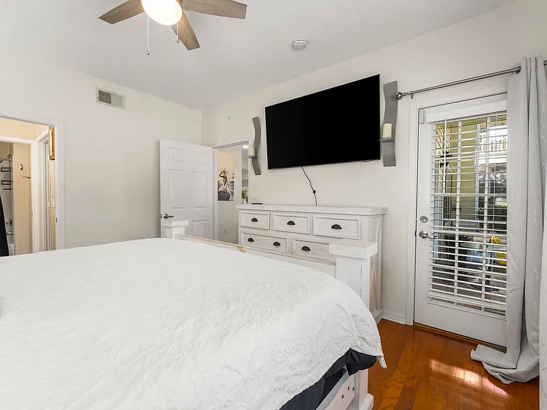 10000 SW 52nd Ave #35 — Photo 15