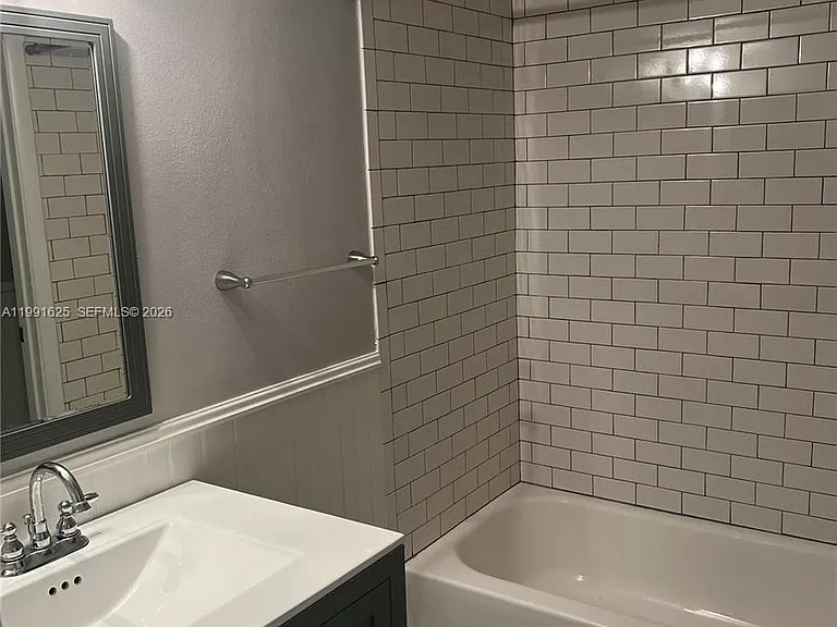 802 Constitution Dr #802B — Photo 7