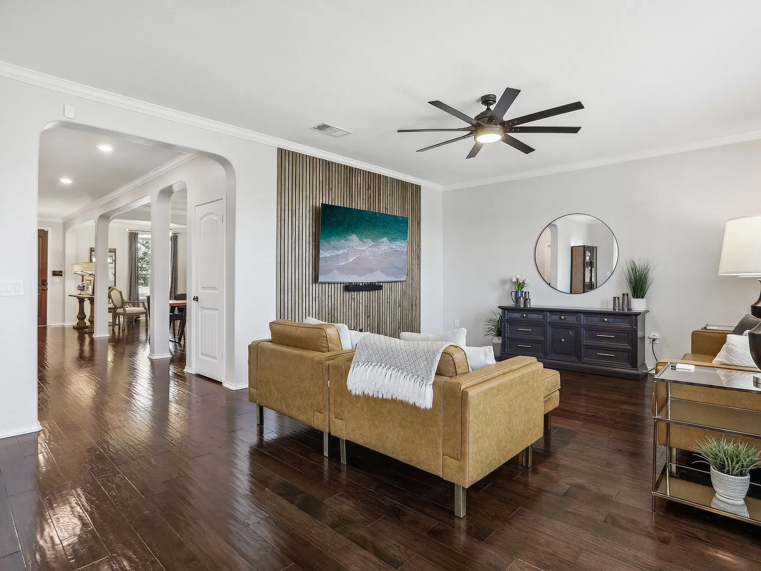4 bed, 2.5 bath, 2821 sqft, $3,000 — Photo 3