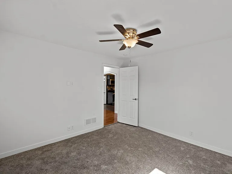 1886 Beechford Ave — Photo 10