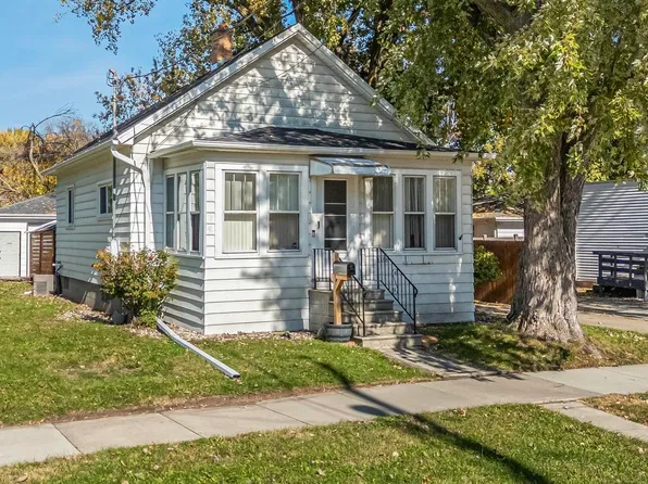 1408 W Bent Ave, Oshkosh, WI 54901