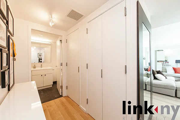 Rented by Link NY Realty | media 60