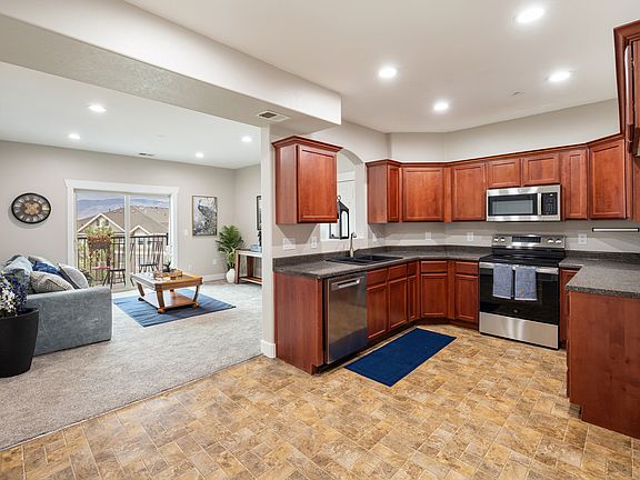 2nd image of 157 W Springview Dr #1
