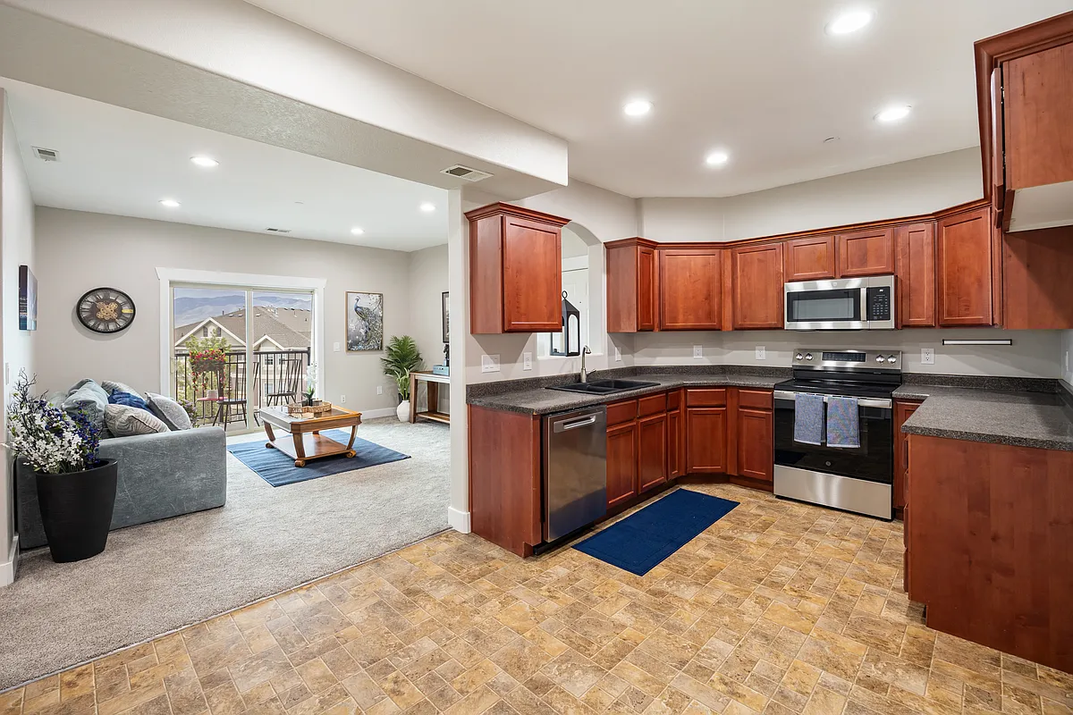 Building Photo - 157 W Springview Dr #1