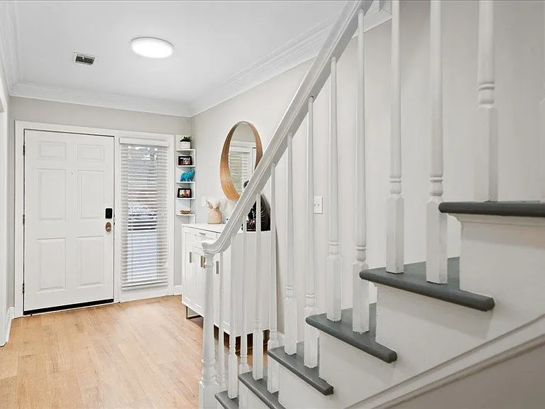 28 Mount Vernon Cir — Photo 6
