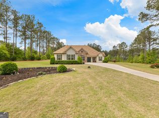 27 Woodmont Dr, Lagrange, GA 30241