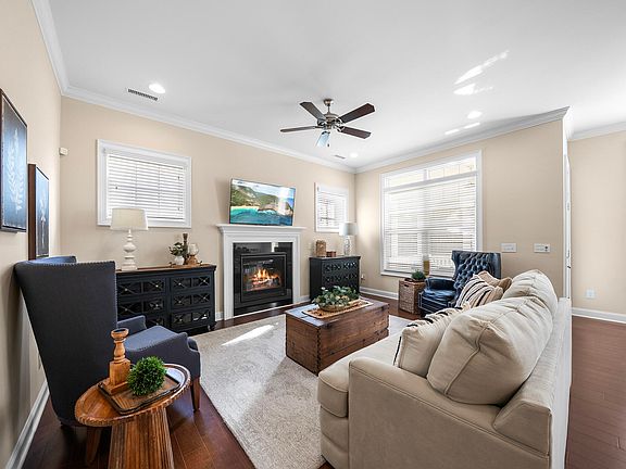 4th image of 704 Wildflower Ridge Rd