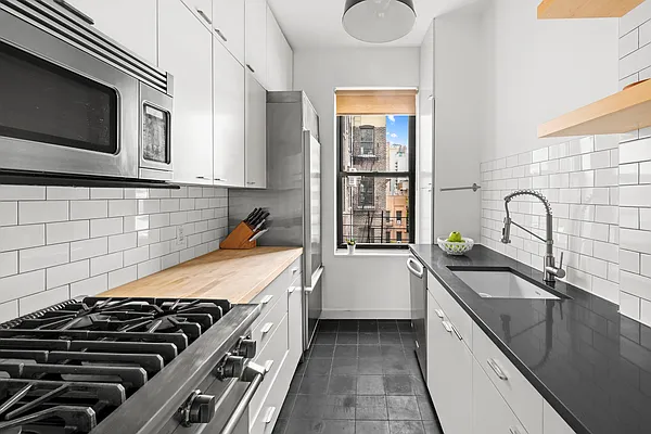 Sold by Compass | media 15