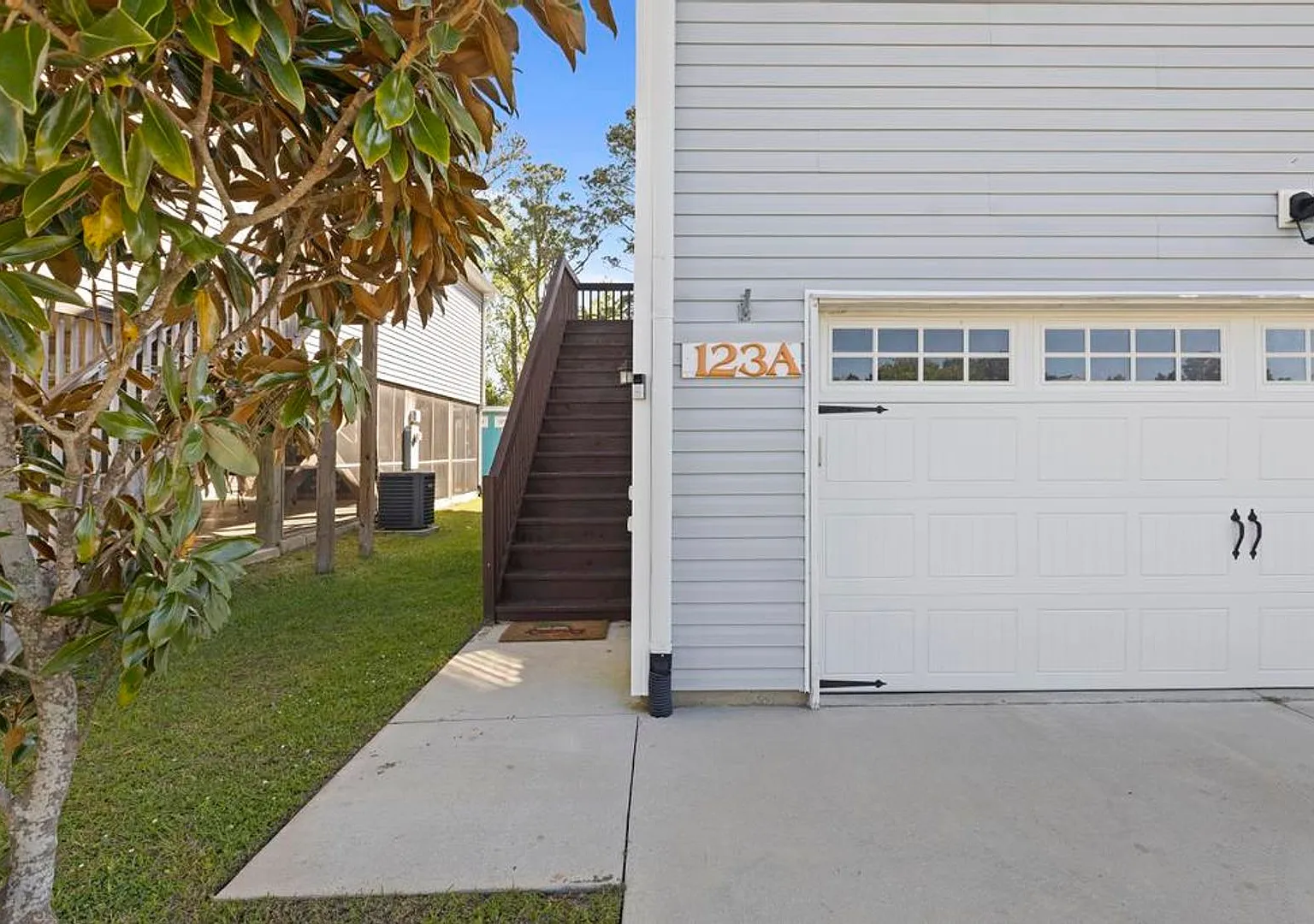 Beautiful Townhome with BEACH Convenience! — Photo 3