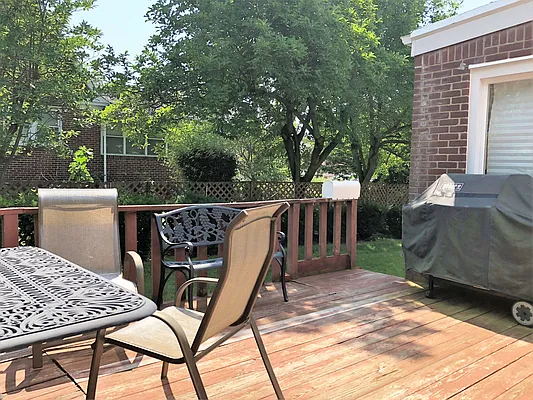 Sold by Julia Shildkret Real Estate Group | media 12