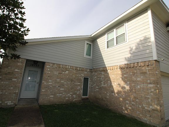 3rd image of 18723 Lippizaner Dr
