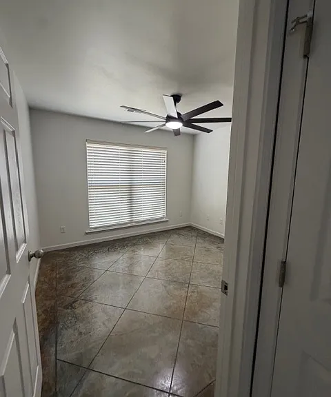 5909 Flight Ct — Photo 17