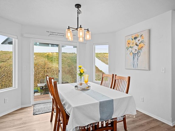 2nd image of 18224 E Selkirk Estates Rd