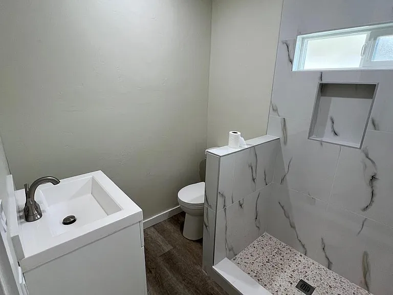 446 Tulare Ave — Photo 10
