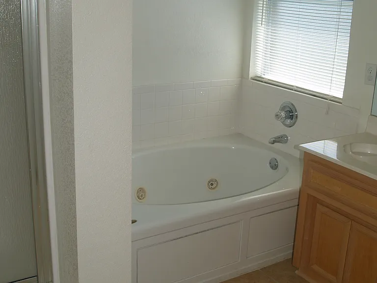 5802 Venetian Ct — Photo 12