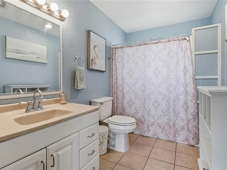 651 W Wilson Ave — Photo 8