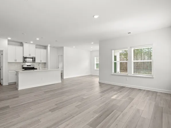 213 Evergreen St, Longs, SC 29568