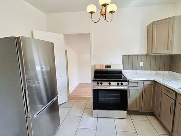 5th image of 3500 Sevier Ave #2