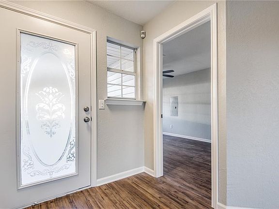 4th image of 701 S College St