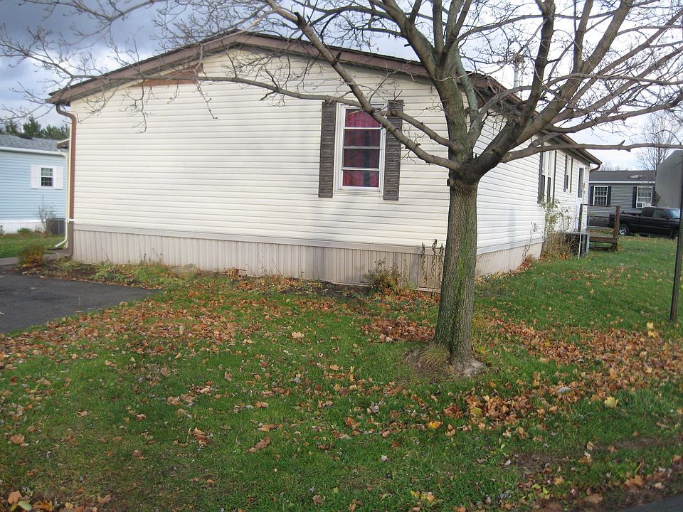 1st image of 104 Trinity Dr